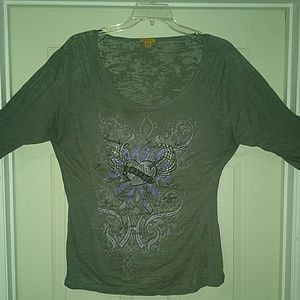 Quarter sleeve top